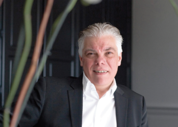 30 ans que Florajet le dit avec des fleurs