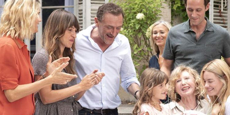 ‘Je voudrais que quelqu’un m’attende quelque part’.