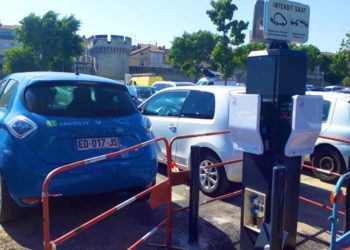 Avignon : une nouvelle borne de recharge pour véhicules électriques aux allées de l’Oulle