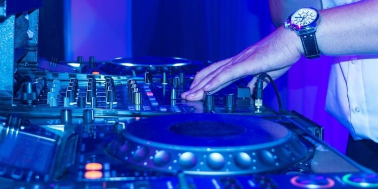 Cavaillon : un concert en mode ‘drive‘in’ pour l’ouverture du Pôle évènementiel de Média son