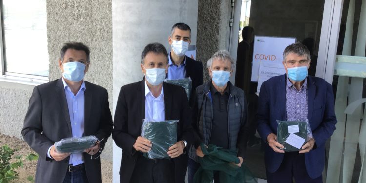 5 000 sur-blouses pour le centre hospitalier de Carpentras-Sault