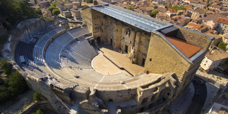 Escape game au Théâtre antique d’Orange : Et si on déjouait la malédiction de Teutobod ?