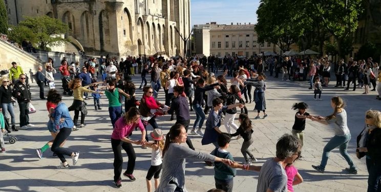 Dansons tous place du Palais des papes à Avignon, dimanche 5 juillet à 11h11 !