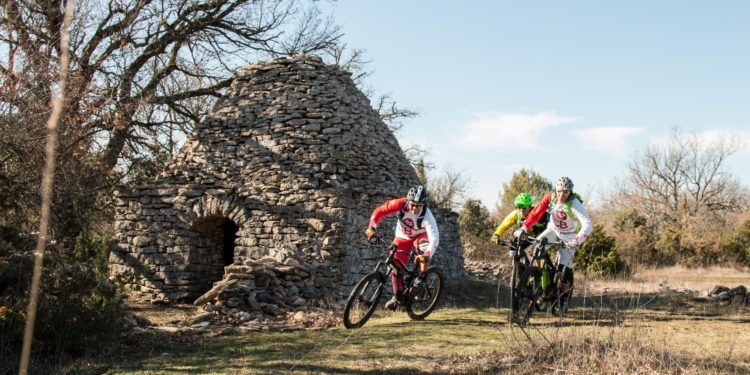Luberon : plus de 1 000 km de circuits balisés à parcourir en VTT