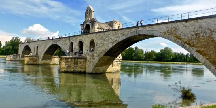 Que savez-vous sur le pont d’Avignon ?