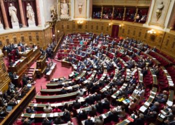 Covid 19 : la commission d’enquête du Sénat part en vacances, pas le virus
