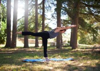 Des séances de yoga dans les vignes de Château de Sannes