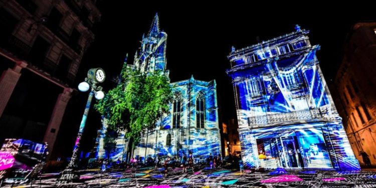 ‘Hélios’ le festival son et lumière qui se joue sur les murs d’Avignon