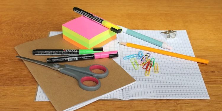 L’allocation de rentrée scolaire revalorisée de 100 €