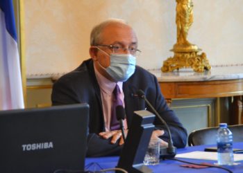 Gard : le préfet durcit les mesures contre la Covid-19