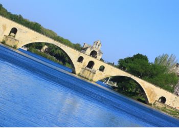 Port du masque : à Avignon on ne peut plus y danser, à Villeneuve si