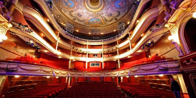L’Opéra du Grand Avignon rouvrira bientôt ses portes place de l’Horloge