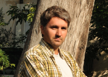 «Nous œuvrons pour les hommes et la nature, pour cela nous n’avons besoin d’aucune autorisation.» Vincent Gauthier d’Action Non-Violente Cop 21 Avignon