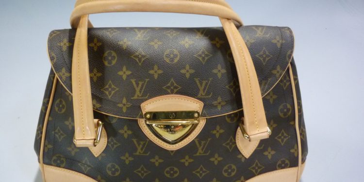 Avignon : ventes aux enchères spécial bijoux et accessoires de mode