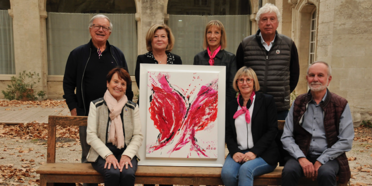 Avignon, Eovi Mcd groupe Aésio offre un papillon pour Octobre rose