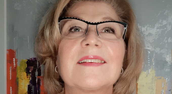 «De mes toiles surgissent des moments particuliers, des lieux que j’ai fréquentés, des atmosphères que j’ai traversées.» Brigitte Mika, peintre.