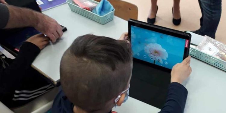 80 tablettes numériques pour les écoliers de Cavaillon