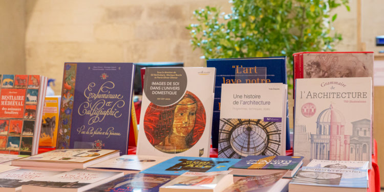 Villeneuve-lès-Avignon : pour les fêtes, une librairie éphémère s’installe à la Chartreuse