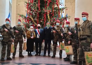 Des paniers de Noël pour les sentinelles d’Avignon