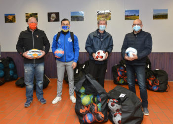 457 ballons offerts aux clubs des cantons d’Apt, de L’Isle–sur–la-Sorgue et de Pernes-les-Fontaines