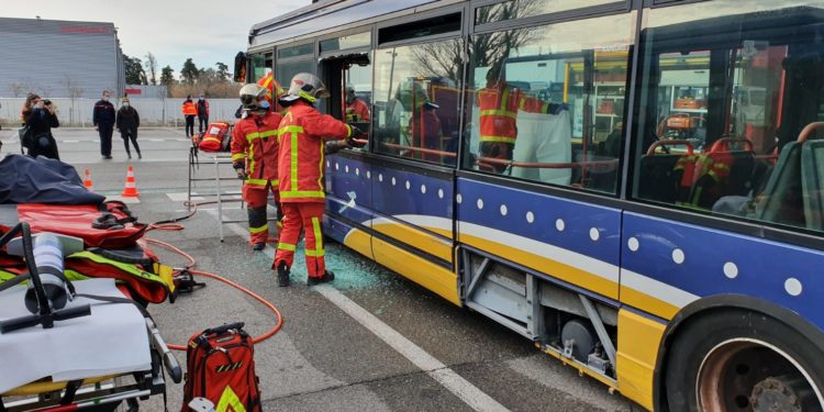 Un exercice de désincarcération en conditions réelles pour les pompiers d’Avignon