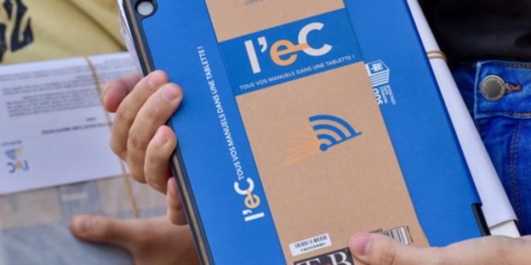 Région Sud : 110 tablettes offertes à l’Ecole de la deuxième chance d’Avignon