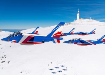 (vidéo) Quand la patrouille de France donne rendez-vous au Géant de Provence