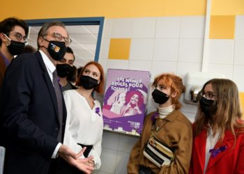 Cavaillon : 1er distributeur de protections hygiéniques gratuites biodégradables de la Région