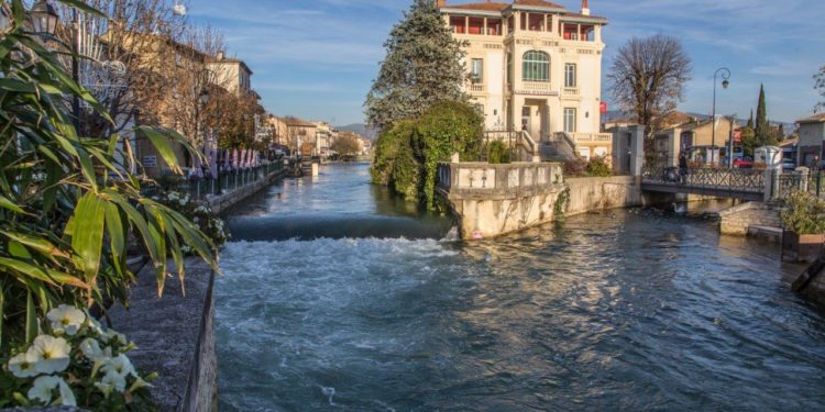 Fontaine-de-Vaucluse, L’Isle-sur-la-Sorgue, Le Thor, hourra, les offices de tourisme ré-ouvrent !