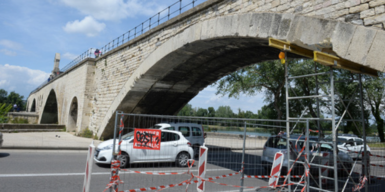 C’est parti pour la réparation du pont d’Avignon