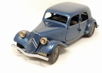 Hôtel des ventes de Nîmes, tous fous de Dinky toys !