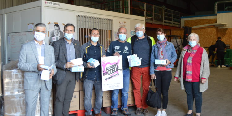 La CPAM de Vaucluse remet 90 000 masques aux Restos du cœur