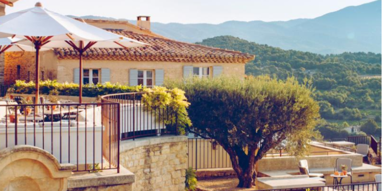 (Vidéo) L’ hôtel Crillon Le Brave,  5 étoiles rouvre ses portes le 13 mai, sous le signe de la nouveauté