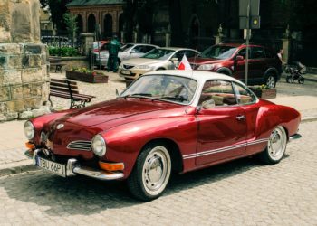 Balade en automobiles vintages dans le Luberon Monts de Vaucluse