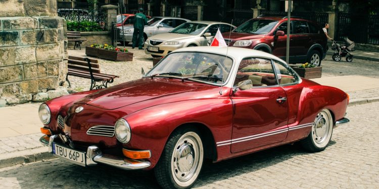 Balade en automobiles vintages dans le Luberon Monts de Vaucluse