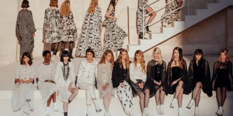 (Vidéo) Chanel défile dans les Carrières de lumières