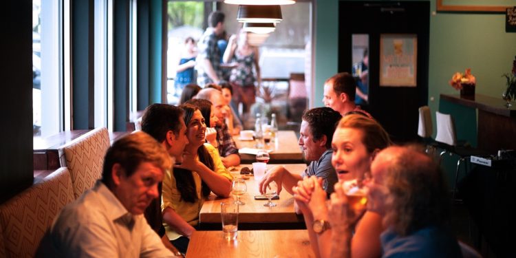 Commerces et restaurants : calendrier et conditions de déconfinement