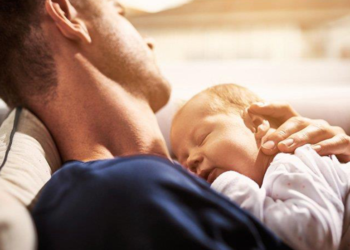 Congés paternité : les femmes sont pour, les hommes beaucoup moins