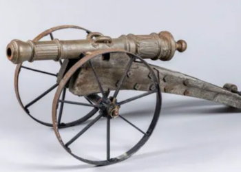 Hôtel des ventes d’Avignon : Armes, militaria et souvenirs historiques