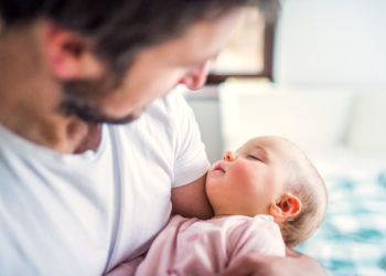 Congé de paternité : nouvelles règles applicables à compter du 1er juillet 2021