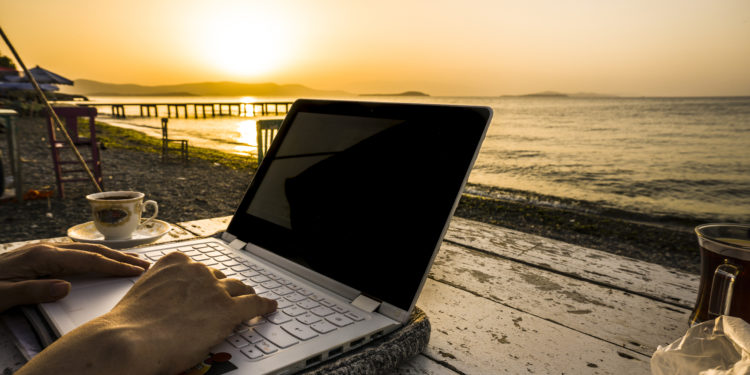 Airbnb recherche 12 candidats prêts à voyager pendant un an