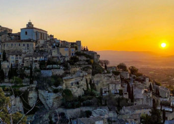 5 villes vauclusiennes dans le classement des 10 villes les plus réservées par les internautes