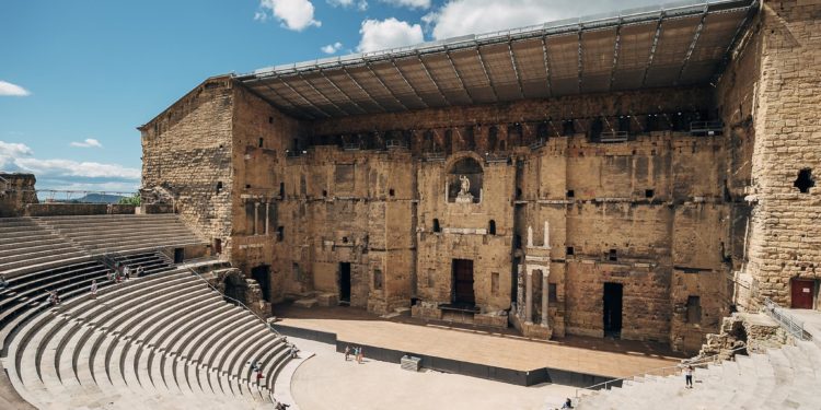 Le Théâtre antique d’Orange en lice pour la finale du monument préféré des Français