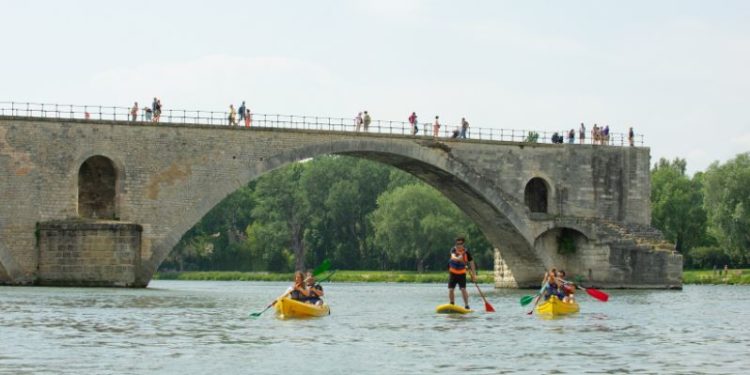Avignon en canoë ou à vélo