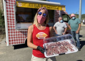 Tour de France : un bar à saucisson s’installe à Gordes