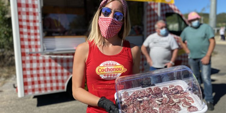 Tour de France : un bar à saucisson s’installe à Gordes