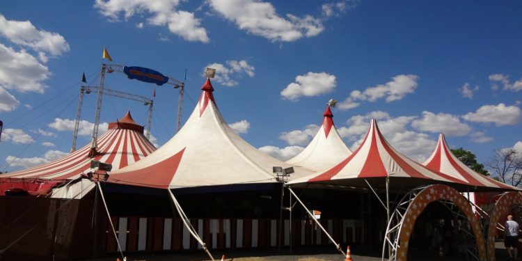 La magie du cirque s’installe à Vaison-la-Romaine