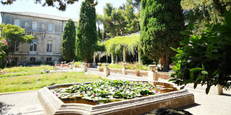 Les jardins de l’abbaye Saint-André, entre rococo et Méditerranée