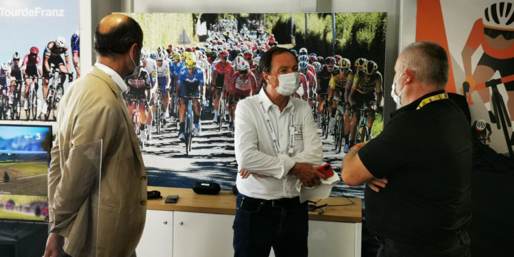 Tour de France : Michel-Édouard Leclerc visite la zone technique d’Orange à Malaucène