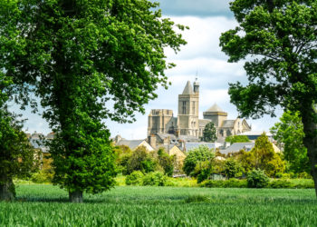 Un été en France : la cathédrale de Dol-de-Bretagne